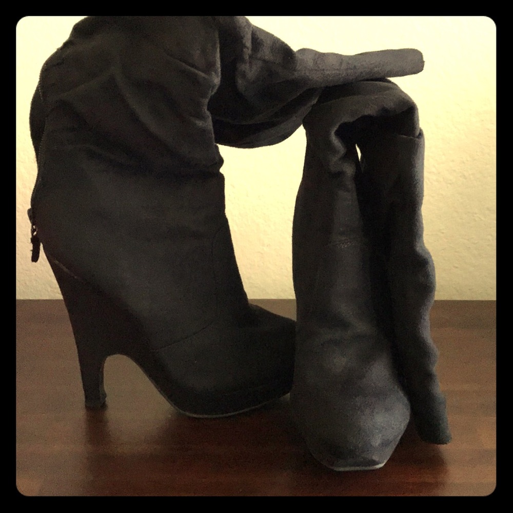 Size 6  knee high suede boots